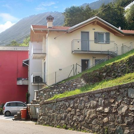 Casa Andrea Apartment Джера Ларио Екстериор снимка