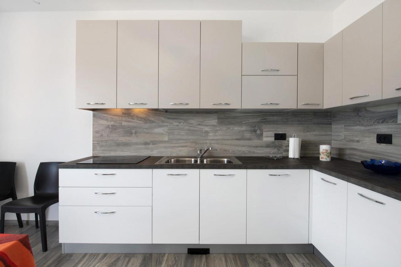 Casa Andrea Apartment Джера Ларио Екстериор снимка